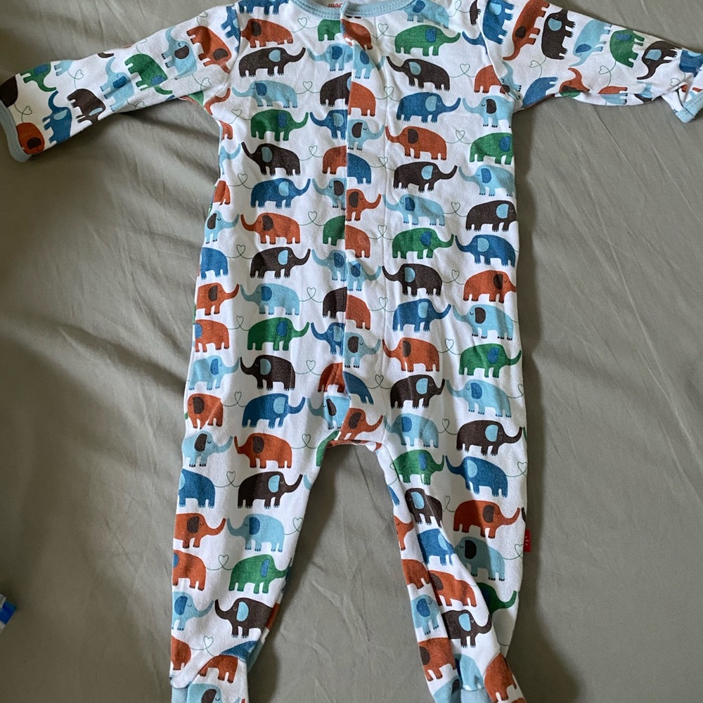 Magnificent baby - magnetic me - footie